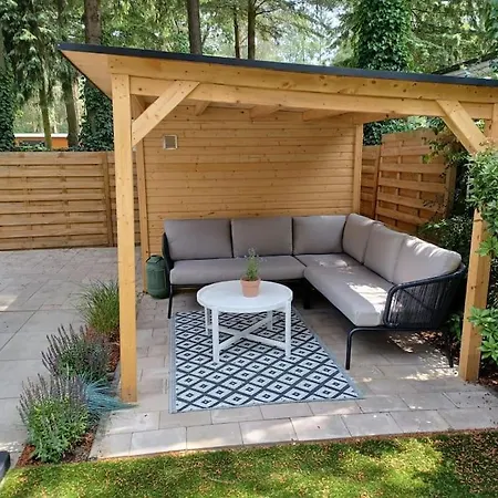 Boshuis Met Grote Tuin I Vakantiepark Met Zwembad Hoenderloo Exterior photo