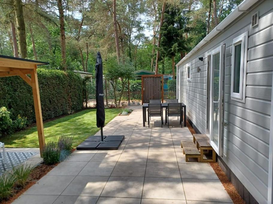 Boshuis Met Grote Tuin I Met Zwembad